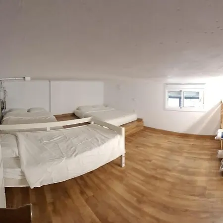 Apartment Sa 15min Downtown Barcelona, 5min Metro, Nearby